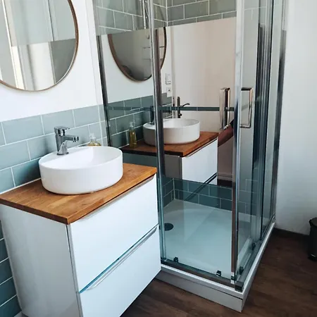 Appartement Secteur Digue De Malo, Renove, Capacite 2 Ou Famille 4 Personnes, Mezzanine Pour Les Enfants! *