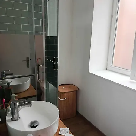 Secteur Digue De Malo, Renove, Capacite 2 Ou Famille 4 Personnes, Mezzanine Pour Les Enfants!